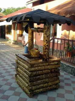 Casa Padrino Gartenbrunnen Rustikal mit Schöpfeimer aus massivem Eichenholz - 100 x 100 x 200 cm