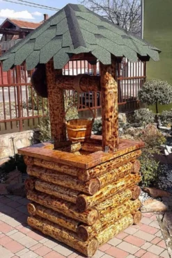 Casa Padrino Gartenbrunnen Rustikal aus massivem Eichenholz mit Schöpfeimer - 100 x 100 x 230 cm