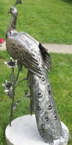 Casa Padrino Gartendeko Skulptur Pfau Silber 50 x 75 x H. 118 cm - Elegante Edelstahl Gartendeko Figur - Wetterbeständige Gartenfigur