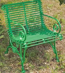 Casa Padrino Gartenstuhl aus Schmiedeeisen mit Krallenfüßen - verschiedene Farben - 65 cm x 60 cm - Luxus Gartenmöbel