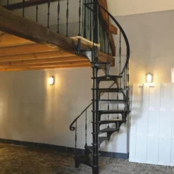 Casa Padrino Gusseisen Wendeltreppe mit Geländer linke Seite Schwarz H. 300 cm - Rustikale Spiraltreppe