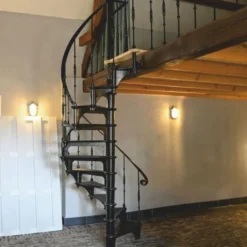 Casa Padrino Gusseisen Wendeltreppe mit Geländer rechte Seite Schwarz H. 300 cm - Rustikale Spiraltreppe