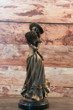 Casa Padrino Jugendstil Bronze Skulptur Dame Bronzefarben / Schwarz 17 x 12 x H. 33 cm - Bronze Skulptur mit Marmorsockel - Barock & Jugendstil Deko Accessoires