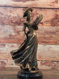 Casa Padrino Jugendstil Bronze Skulptur Dame Bronzefarben / Schwarz 17 x 12 x H. 33 cm - Bronze Skulptur mit Marmorsockel - Barock & Jugendstil Deko Accessoires