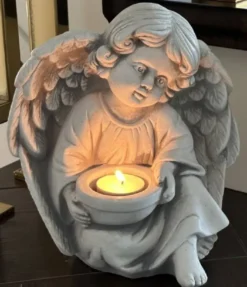 Casa Padrino Jugendstil Deko Skulptur Engel mit Teelichthalter Grau 14 x 8 x H. 22 cm - Elegante Deko Stein Figur - Wohnzimmer Deko - Garten Deko - Barock & Jugendstil Deko Accessoires