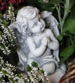 Casa Padrino Jugendstil Deko Skulptur Engel Grau H. 12 cm - Elegante Deko Stein Figur - Wohnzimmer Deko - Garten Deko - Barock & Jugendstil Deko Accessoires