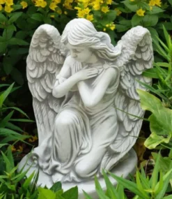 Casa Padrino Jugendstil Garten Deko Skulptur Engel Grau H. 36 cm - Elegante Garten Deko Stein Figur - Barock & Jugendstil Garten Deko Accessoires