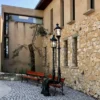 Casa Padrino Jugendstil Gartenlaternen mit Gartenbank Schwarz / Braun - Außenbeleuchtung