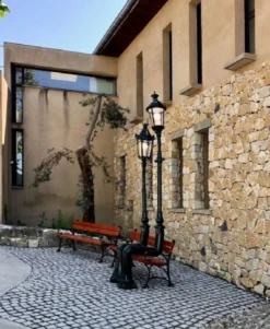 Casa Padrino Jugendstil Gartenlaternen mit Gartenbank Schwarz / Braun - Außenbeleuchtung