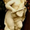 Casa Padrino Jugendstil Gartendeko Skulptur Engel Sandfarben / Beige 32 x 28 x H. 81 cm - Garten Deko Figur - Garten & Terrassen Deko Accessoires
