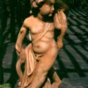 Casa Padrino Jugendstil Skulptur Amor 39 x H 81 cm Antik Erdfarben - Barock Gartendeko
