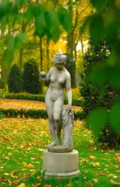 Casa Padrino Jugendstil Skulptur Venus mit Apfel Antik Stil Grau 38 x H 118 cm Antikstil - Barock Gartendeko - Schwer und Massiv