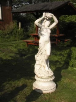 Casa Padrino Jugendstil Skulptur Jungfrau Ø 47 x H. 130 cm - Prunkvolle Gartendeko - Special!