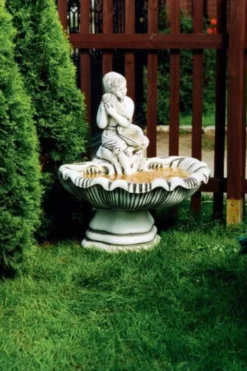 Casa Padrino Jugendstil Springbrunnen Mädchen mit Muschel Weiß / Grau 75 x 70 x H. 87 cm - Prunkvoller Gartenbrunnen - Gartendeko Brunnen - Barock & Jugendstil Garten Deko Accessoires