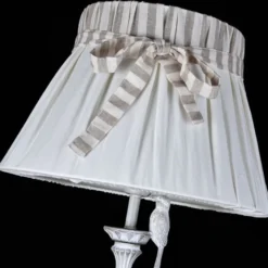 Casa Padrino Jugendstil Stehleuchte in Antik Weiß, Ø 40 x H. 164 cm - Elegante Metall Stehlampe mit Leinen-Lampenschirm