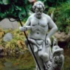 Casa Padrino Jugendstil Wasserspeier Skulptur Neptun mit Fisch Grau / Schwarz 23 x 23 x H. 70 cm - Elegante Wasserspeier Stein Figur - Barock & Jugendstil Garten Deko Accessoires