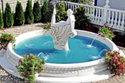 Casa Padrino Jugendstil Wasserspeier Skulptur Frau auf Muschel Weiß / Grau 111 x 80 x H. 192 cm - Prunkvolle Gartenbrunnen Wasserspeier Figur - Barock & Jugendstil Garten Deko Accessoires