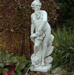 Casa Padrino Jugendstil Wasserspeier Skulptur Neptun mit Fisch Grau 30 x 35 x H. 132 cm - Elegante Wasserspeier Stein Figur - Barock & Jugendstil Garten Deko Accessoires
