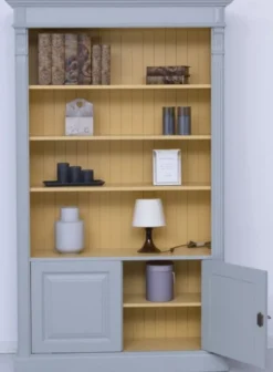 Casa Padrino Landhausstil Bücherschrank Grau / Gelb 120 x 39 x H. 197 cm - Massivholz Schrank - Wohnzimmerschrank - Büroschrank - Landhausstil Möbel