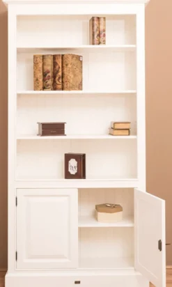 Casa Padrino Landhausstil Bücherschrank / Regalschrank Weiß 110 x 39 x H. 210 cm - Wohnzimmerschrank mit 2 Türen