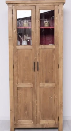 Casa Padrino Landhausstil Esszimmerschrank Naturfarben / Rot 96 x 65 x H. 220 cm - Massivholz Küchenschrank mit 2 Türen - Esszimmer Möbel im Landhausstil - Landhausstil Esszimmer Einrichtung