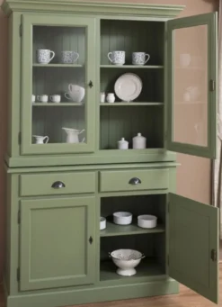 Casa Padrino Landhausstil Esszimmerschrank Grün 126 x 45 x H. 200 cm - Massivholz Küchenschrank - Esszimmermöbel im Landhausstil - Landhausstil Einrichtung - Esszimmer Einrichtung