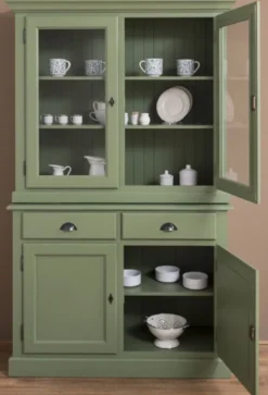 Casa Padrino Landhausstil Esszimmerschrank Grün 126 x 45 x H. 200 cm - Massivholz Küchenschrank - Esszimmermöbel im Landhausstil - Landhausstil Einrichtung - Esszimmer Einrichtung