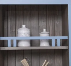 Casa Padrino Landhausstil Esszimmerschrank Hellblau / Grau 137 x 50 x H. 197 cm - Massivholz Küchenschrank - Esszimmer Möbel im Landhausstil - Landhausstil Esszimmer Einrichtung