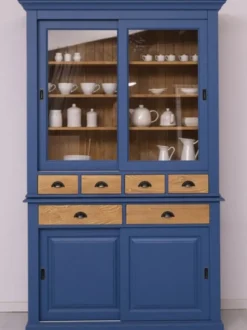 Casa Padrino Landhausstil Esszimmerschrank Blau / Naturfarben 142 x 48 x H. 225 cm - Massivholz Küchenschrank - Landhausstil Esszimmer Möbel
