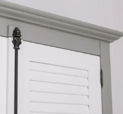 Casa Padrino Landhausstil Kleiderschrank Grau / Weiß 109 x 40 x H. 210 cm - Massivholz Schlafzimmerschrank mit 2 Türen - Landhausstil Schlafzimmer Möbel - Massivholz Möbel im Landhausstil