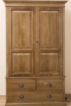 Casa Padrino Landhausstil Kleiderschrank Braun 121 x 59 x H. 197 cm - Massivholz Schlafzimmerschrank mit 2 Türen und 3 Schubladen - Landhausstil Schlafzimmer Möbel