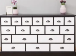 Casa Padrino Landhausstil Kommode Schwarz / Weiß 180 x 48 x H. 95 cm - Massivholz Schrank mit 19 Schubladen - Landhausstil Möbel - Möbel im Landhausstil - Landhausstil Einrichtung