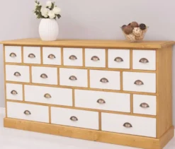 Casa Padrino Landhausstil Kommode Naturfarben / Weiß 180 x 48 x H. 95 cm - Massivholz Schrank mit 19 Schubladen - Landhausstil Möbel - Möbel im Landhausstil - Landhausstil Einrichtung