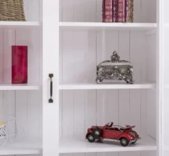 Casa Padrino Landhausstil Massivholz Schrank mit 4 Türen Weiß 64 x 39 x H. 210 cm - Regalschrank - Wohnzimmerschrank - Vitrinenschrank - Landhausstil Möbel