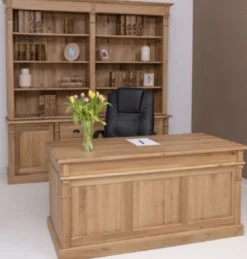 Casa Padrino Landhausstil Schreibtisch Naturfarben 160 x 70 x H. 78 cm - Massivholz Bürotisch mit 2 Türen und 2 Schubladen - Massivholz Möbel - Büro Möbel im Landhausstil - Landhausstil Möbel