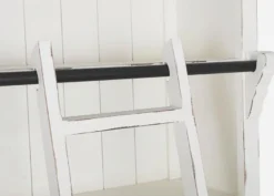 Casa Padrino Landhausstil Schrank mit Leiter Antik Weiß 143,5 x 40,6 x H. 233,7 cm - Bücherschrank - Regalschrank - Wohnzimmerschrank - Büroschrank - Landhausstil Möbel
