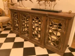 Casa Padrino Landhausstil Sideboard Antik Braun 210 x 50 x H. 100 cm - Massivholz Schrank mit 4 verspiegelten Türen - Landhausstil Möbel
