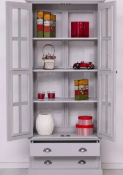 Casa Padrino Landhausstil Vitrine Hellgrau 91 x 47 x H. 200 cm - Massivholz Vitrinenschrank mit 2 Türen und 2 Schubladen - Landhausstil Möbel - Massivholz Möbel - Esszimmer Möbel