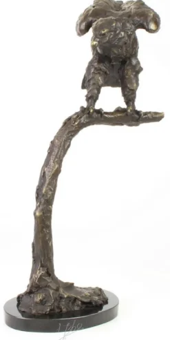 Casa Padrino Luxus Adler Bronzefigur Grau / Gold / Schwarz 44,4 x 28,8 x H. 71,5 cm - Dekofigur mit Marmorsockel
