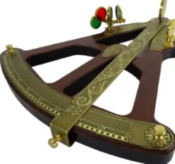 Casa Padrino Luxus Antik Stil Sextant Braun / Messing 27,5 x 6,5 x H. 32 cm - Seefahrer Winkelmesser - Nautisches Messinstrument - Seefahrer Deko Accessoires - Luxus Antik Stil Deko Accessoires