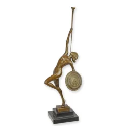 Casa Padrino Luxus Art Deco Bronzefigur Trompeterin mit Schild Bronze / Schwarz 10,1 x 14,3 x H. 43,1 cm - Bronze Skulptur mit Marmorsockel - Tänzerin Deko Figur - Art Deco Deko