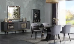 Casa Padrino Luxus Art Deco Esszimmer Set Grau / Schwarz / Messingfarben - 1 Esszimmertisch mit Glasplatte in Marmoroptik & 4 Esszimmerstühle - Art Deco Esszimmer Möbel