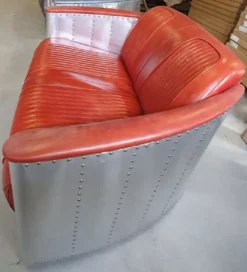 Casa Padrino Luxus Art Deco Leder Sofa Rot / Silber 172 x 70 x H. 82 cm - Aluminium Wohnzimmer Sofa mit Echtleder - Aluminium Flugzeug Flieger Sofa Möbel