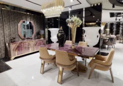 Casa Padrino Luxus Art Deco Möbel Set Lila / Grau / Gold - 1 Sideboard mit 4 Türen & 1 Wandspiegel - Art Deco Wohnzimmer & Hotel Möbel - Luxus Kollektion