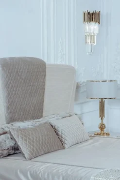 Casa Padrino Luxus Art Deco Schlafzimmer Set Beige / Grau / Gold - 1 Doppelbett mit Kopfteil & 2 Nachttische - Art Deco Schlafzimmer & Hotel Möbel - Luxus Kollektion