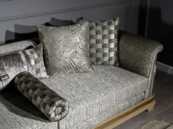 Casa Padrino Luxus Art Deco Sofa Silber / Schwarz / Beige / Gold 249 x 93 x H. 72 cm - Wohnzimmer Sofa mit dekorativen Kissen - Art Deco Wohnzimmer Möbel