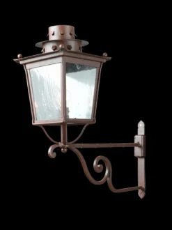 Casa Padrino Luxus Außen Laterne Rostbraun B. 31.5 x H. 77 cm - Handgefertigte Laterne aus Schmiedeeisen - Luxus Kollektion - Edel & Prunkvoll