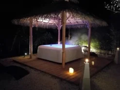 Casa Padrino Luxus Bambus Garten Pavillon Naturfarben 400 x 400 x H. 380 cm - Wetterbeständiger Pavillon - Garten Möbel - Bambus Möbel - Luxus Möbel