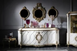 Casa Padrino Luxus Barock Beistelltisch Weiß / Antik Gold 61 x 61 x H. 54 cm - Prunkvoller Massivholz Tisch im Barockstil - Barock Wohnzimmer Möbel