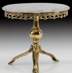 Casa Padrino Luxus Barock Beistelltisch Gold / Weiß - Ovaler Bronze Tisch mit Marmorplatte - Luxus Möbel im Barockstil - Barockstil Wohnzimmer Möbel - Barock Möbel - Edel & Prunkvoll